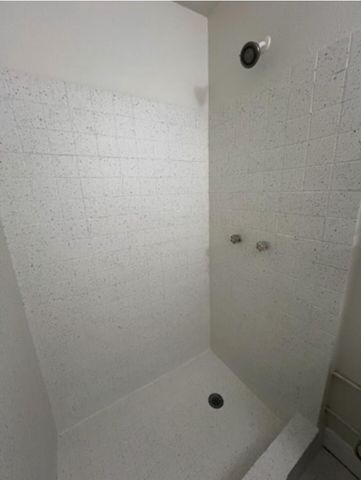 31 NE 56th Street, Oakland Park, FL 33334