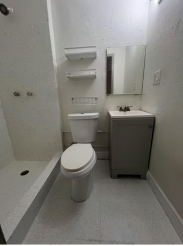 31 NE 56th Street, Oakland Park, FL 33334