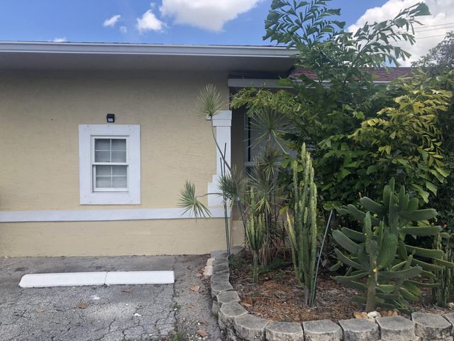 31 NE 56th Street, Oakland Park, FL 33334
