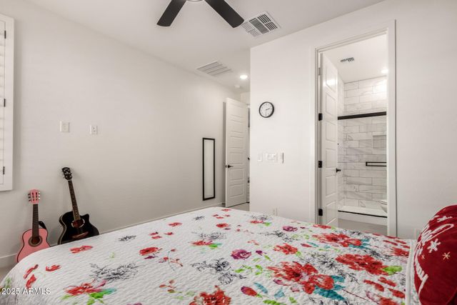 1501 E RAKESTRAW Lane, Gilbert, AZ 85298