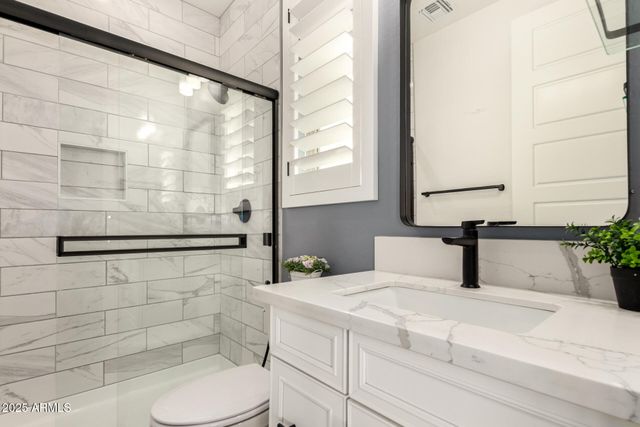 1501 E RAKESTRAW Lane, Gilbert, AZ 85298