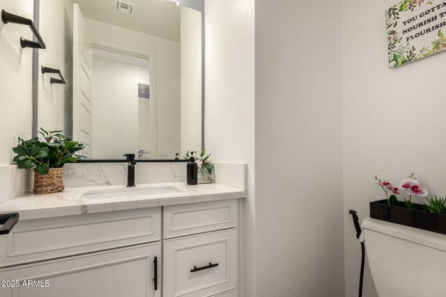 1501 E RAKESTRAW Lane, Gilbert, AZ 85298