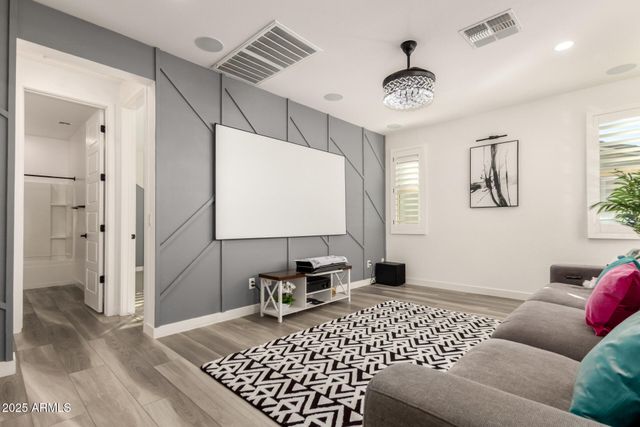 1501 E RAKESTRAW Lane, Gilbert, AZ 85298