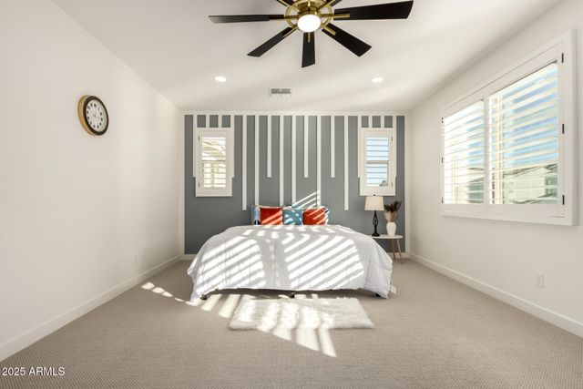 1501 E RAKESTRAW Lane, Gilbert, AZ 85298