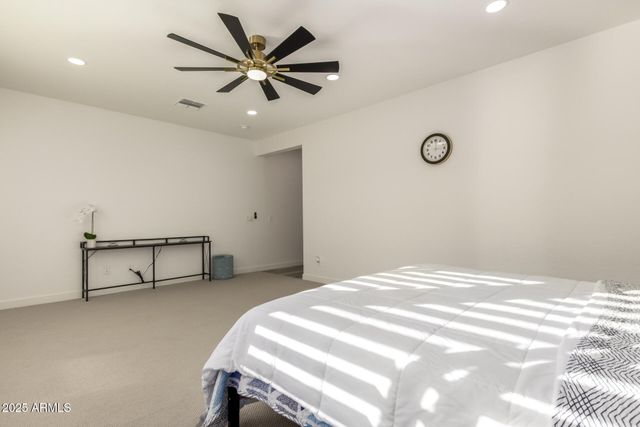 1501 E RAKESTRAW Lane, Gilbert, AZ 85298