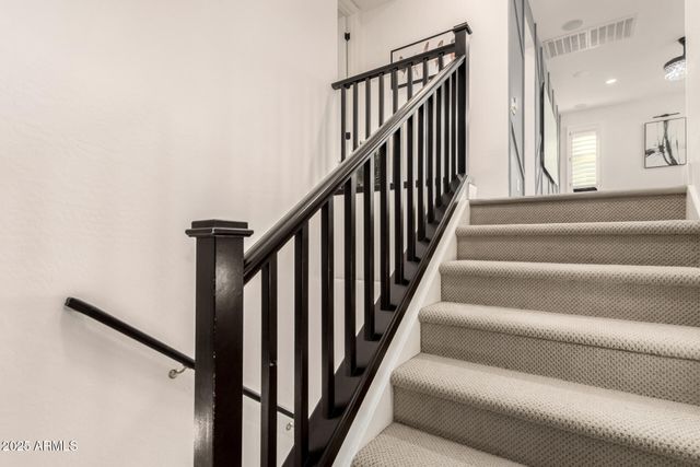 1501 E RAKESTRAW Lane, Gilbert, AZ 85298