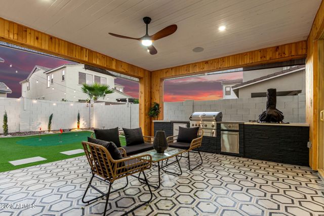 1501 E RAKESTRAW Lane, Gilbert, AZ 85298