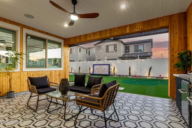 1501 E RAKESTRAW Lane, Gilbert, AZ 85298