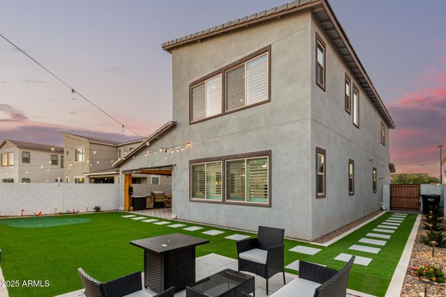 1501 E RAKESTRAW Lane, Gilbert, AZ 85298