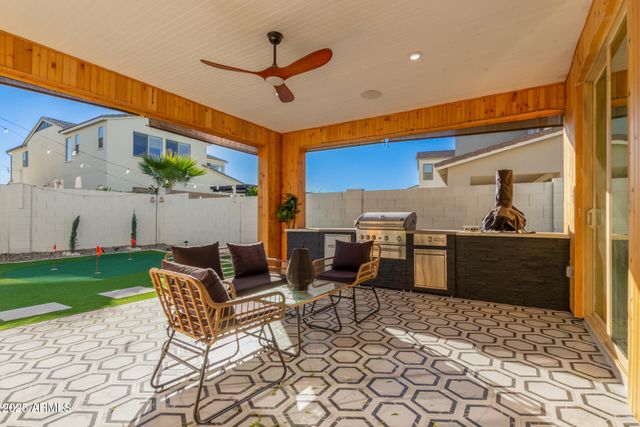 1501 E RAKESTRAW Lane, Gilbert, AZ 85298