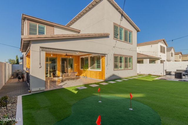 1501 E RAKESTRAW Lane, Gilbert, AZ 85298