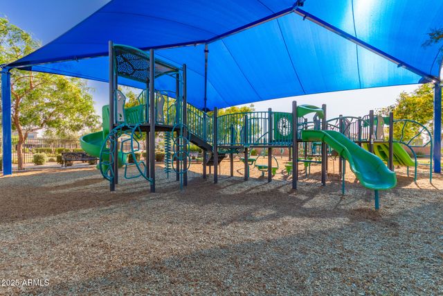 1501 E RAKESTRAW Lane, Gilbert, AZ 85298