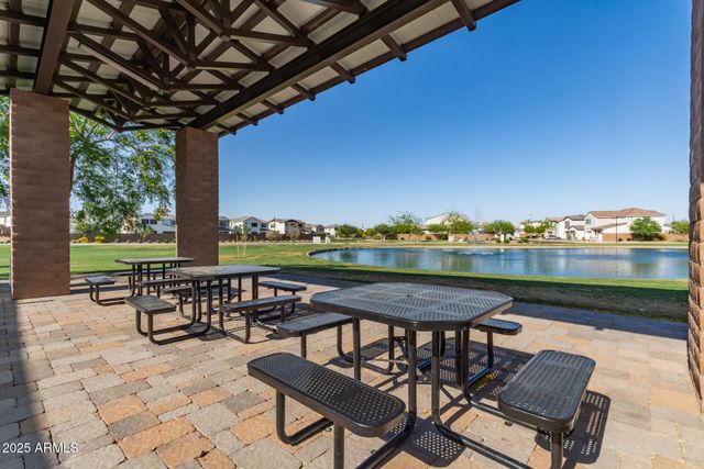 1501 E RAKESTRAW Lane, Gilbert, AZ 85298