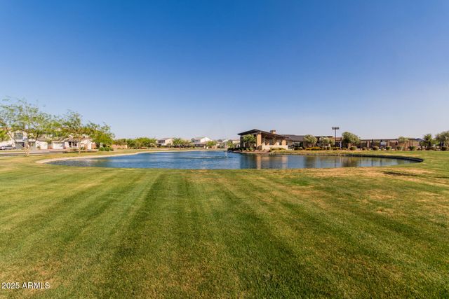 1501 E RAKESTRAW Lane, Gilbert, AZ 85298