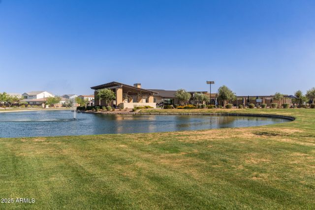 1501 E RAKESTRAW Lane, Gilbert, AZ 85298