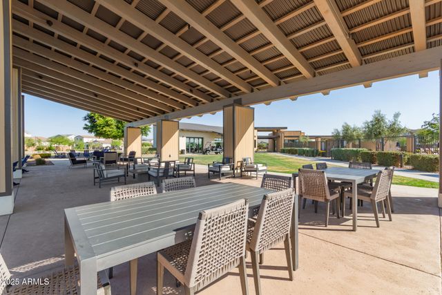 1501 E RAKESTRAW Lane, Gilbert, AZ 85298