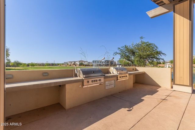 1501 E RAKESTRAW Lane, Gilbert, AZ 85298