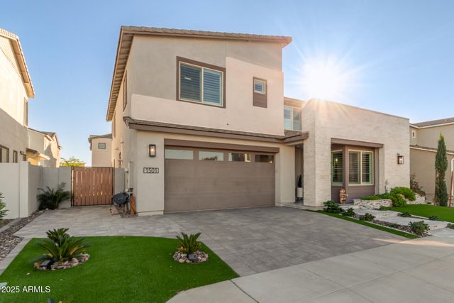 1501 E RAKESTRAW Lane, Gilbert, AZ 85298