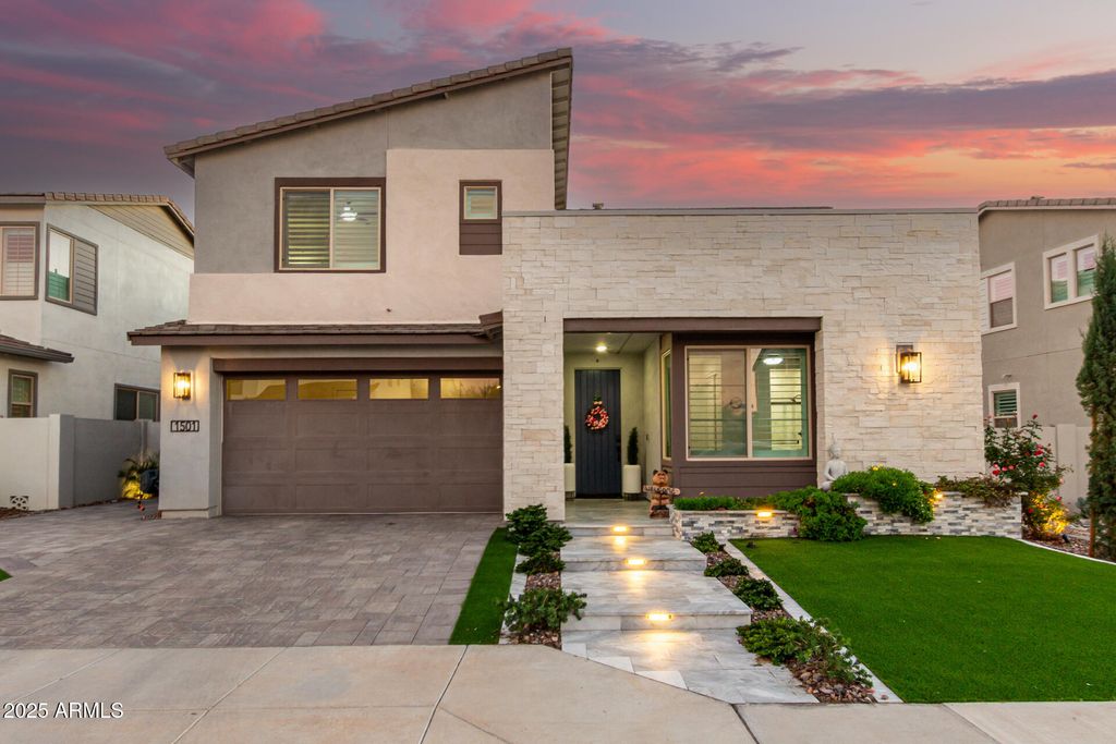 1501 E RAKESTRAW Lane, Gilbert, AZ 85298