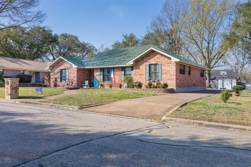 704 Bormann Street, Brenham, TX 77833