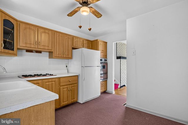 19 HILLSIDE RD, Stratford, NJ 08084