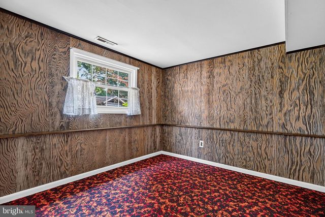 19 HILLSIDE RD, Stratford, NJ 08084