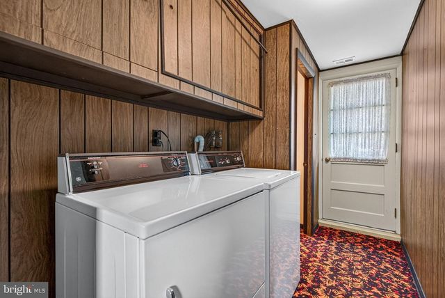 19 HILLSIDE RD, Stratford, NJ 08084