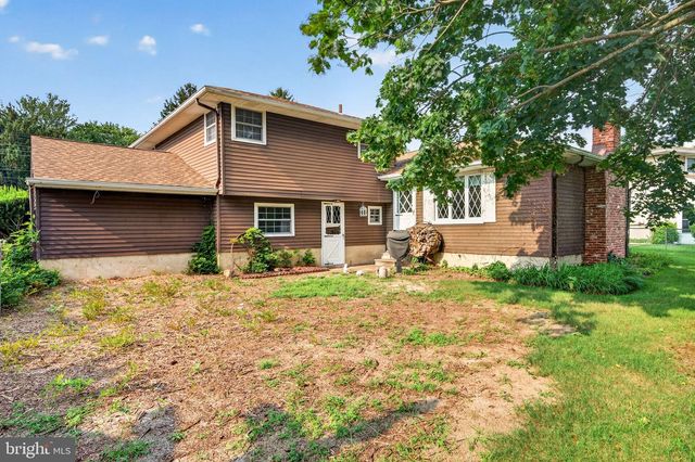19 HILLSIDE RD, Stratford, NJ 08084