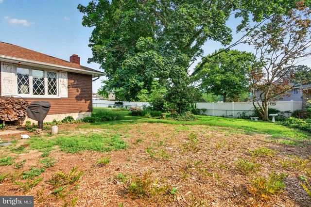 19 HILLSIDE RD, Stratford, NJ 08084