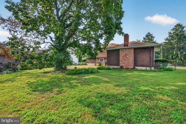 19 HILLSIDE RD, Stratford, NJ 08084