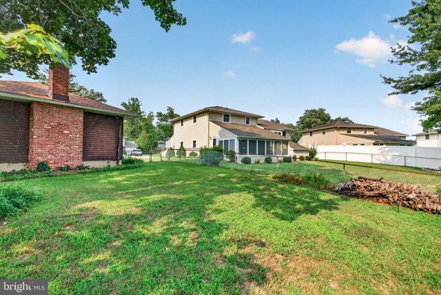 19 HILLSIDE RD, Stratford, NJ 08084
