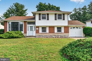 19 HILLSIDE RD, Stratford, NJ 08084
