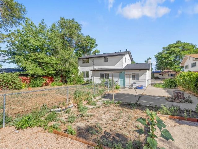 62 Louis Nelson Rd, Pueblo, CO 81001