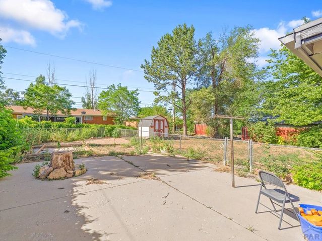 62 Louis Nelson Rd, Pueblo, CO 81001