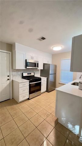 1450 FLATTAIL Run 1450, Lawrenceville, GA 30043
