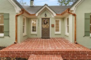 2301 Stanley Avenue, Fort Worth, TX 76110