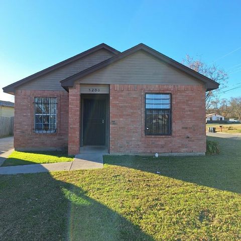 5200 Carol Avenue, Fort Worth, TX 76105