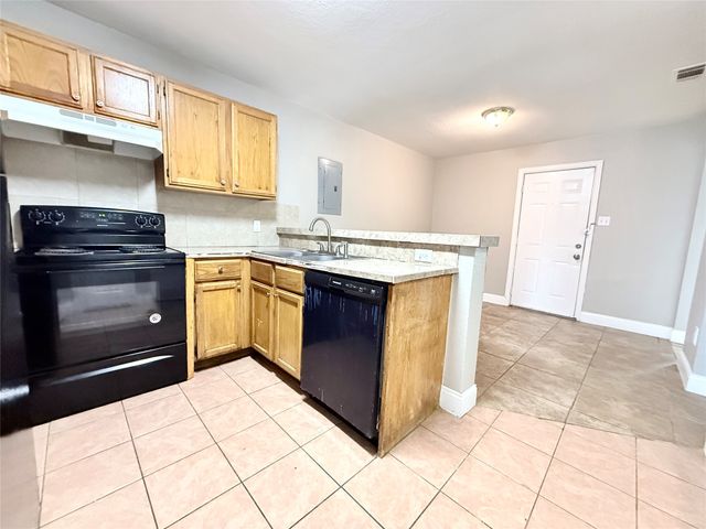 5200 Carol Avenue, Fort Worth, TX 76105