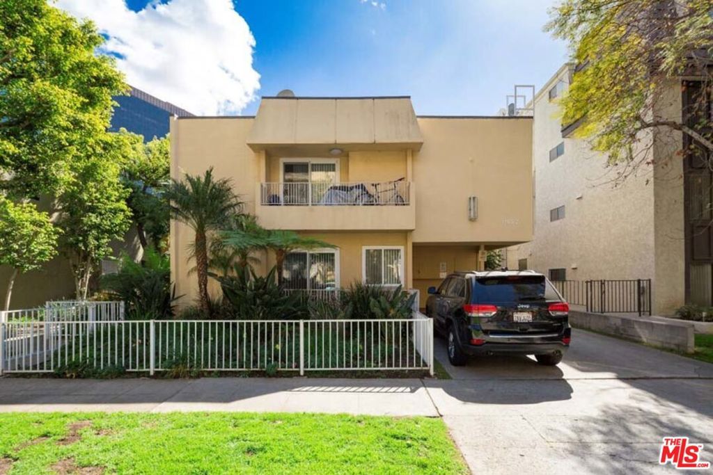 11652 Kiowa Avenue, Los Angeles, CA 90049 — photo 2