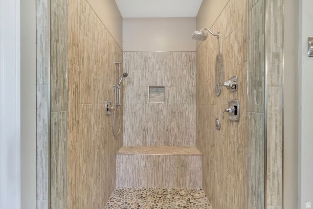 11 N TILLY CIR, Kaysville, UT 84037