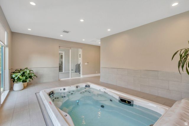 11 N TILLY CIR, Kaysville, UT 84037