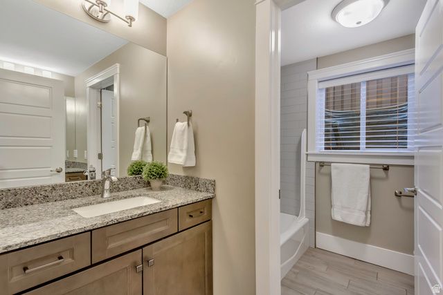 11 N TILLY CIR, Kaysville, UT 84037