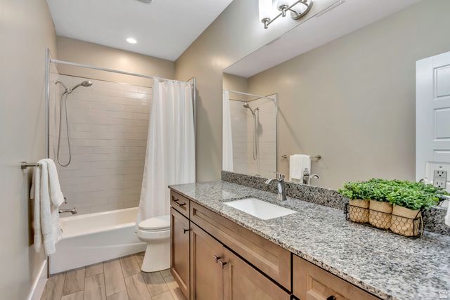 11 N TILLY CIR, Kaysville, UT 84037