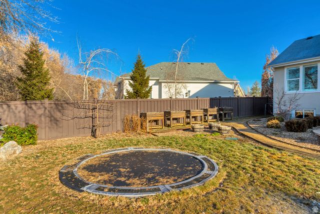 11 N TILLY CIR, Kaysville, UT 84037