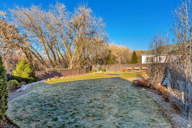 11 N TILLY CIR, Kaysville, UT 84037