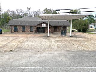 304 Main St, Clifton, TN 38425