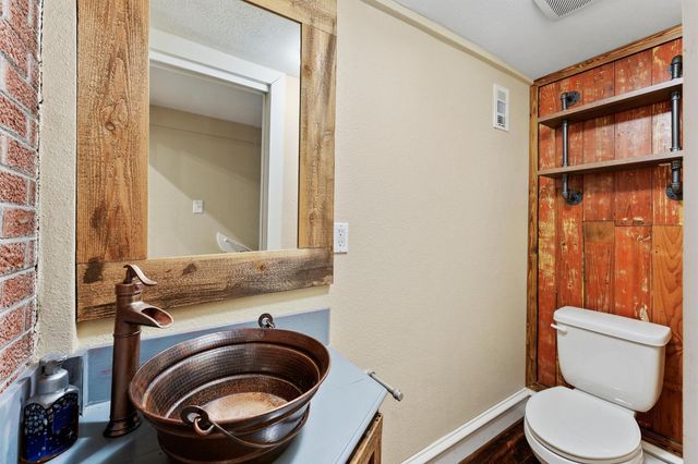 6733 Sylvan Road, Houston, TX 77023