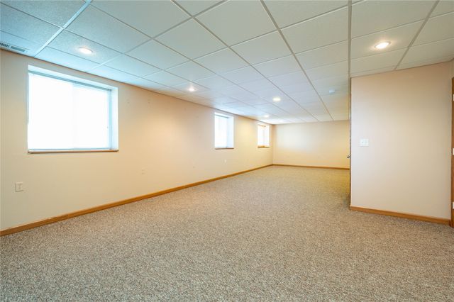 717 SE Waterview Circle, Waukee, IA 50263