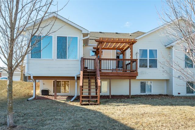 717 SE Waterview Circle, Waukee, IA 50263