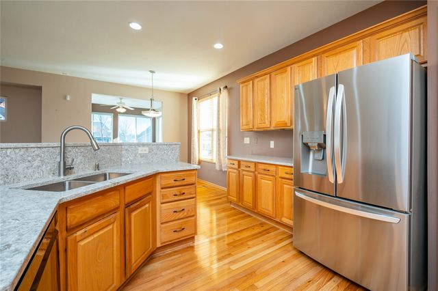 717 SE Waterview Circle, Waukee, IA 50263